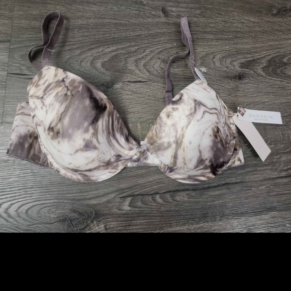 Women's soft + smooth bra by Danskin Intimates 34C NWT - Picture 1 of 3